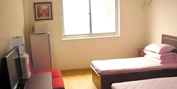 深圳公租房排名查询_演硬汉成名却情路坎坷,8年不敢谈恋爱,遇小10岁的她成宠妻狂魔 8年不敢编辑责任:张建利