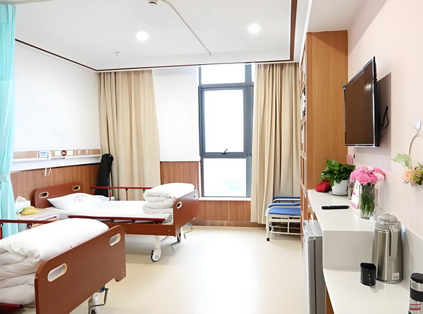 在深圳落户积分_780元票价被炒至1万元，易烊千玺演唱会门票遭高价倒卖 内地浩荡游客但浩荡的大军